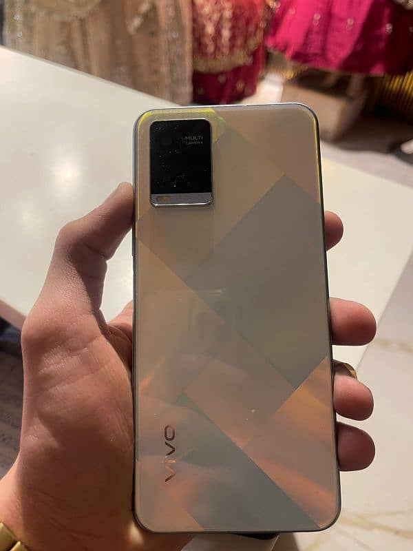 10/10 condition vivo y21 2