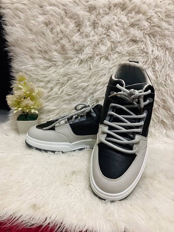 Shoes/ Men Shoes Joggers Sneakers Available 2