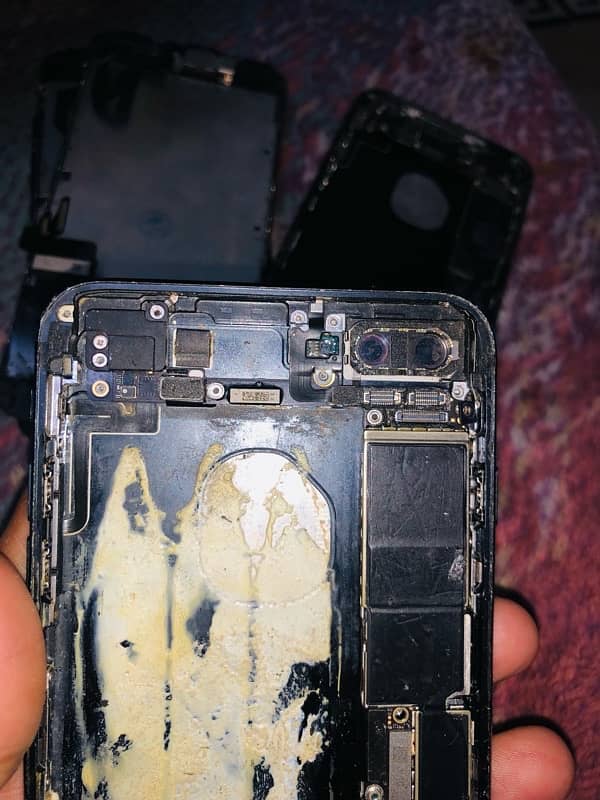 iphone 7 plus Parts available 03084530880 whatsap No 6