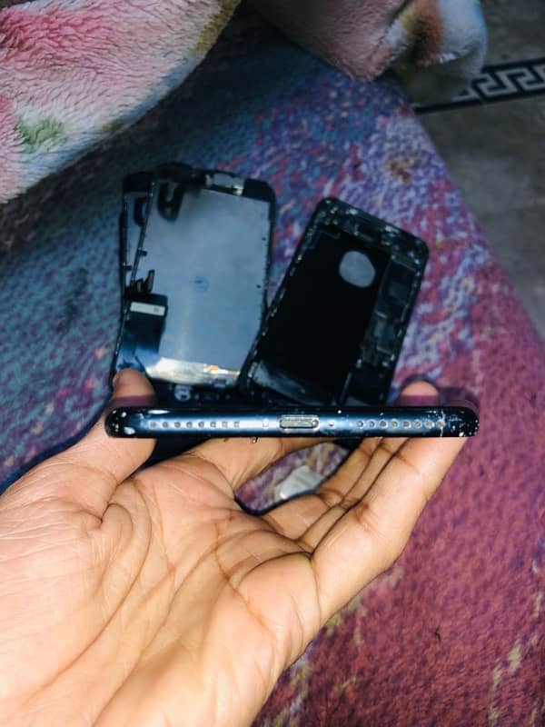 iphone 7 plus Parts available 03084530880 whatsap No 9