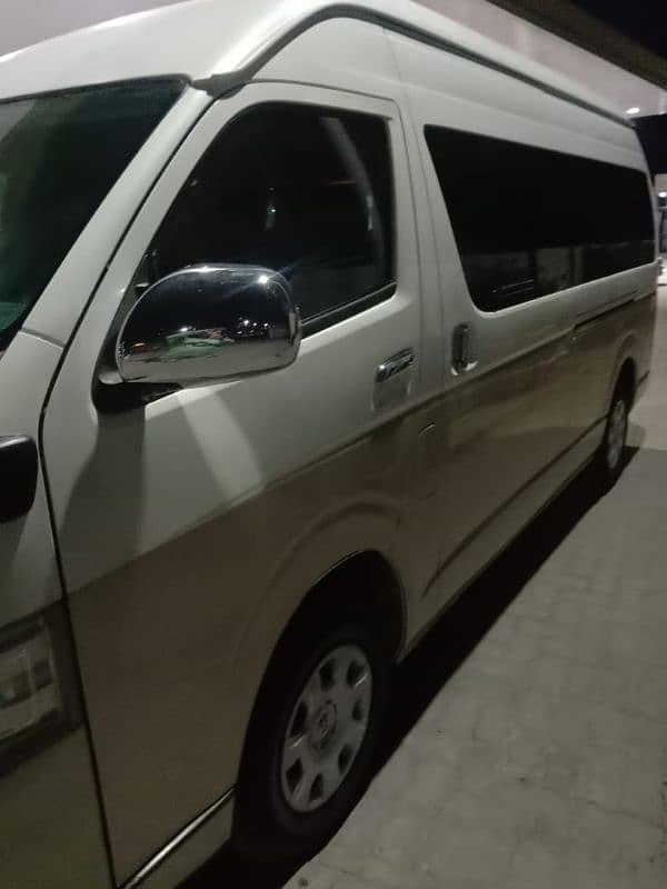 Toyota hiace 2