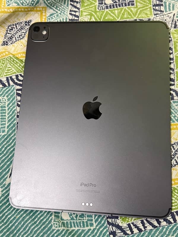 iPad Pro m4 13 inches 256gb cellular 1