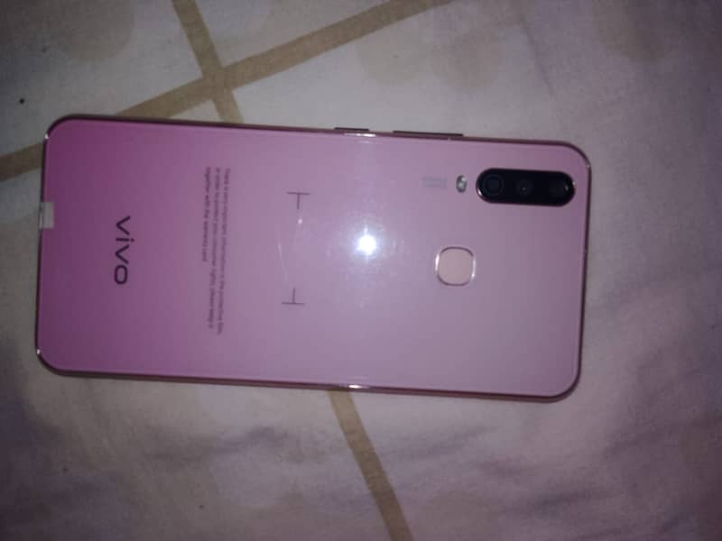 Vivo Y17 1