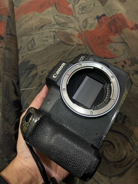 Canon r with rf 35mm 1.8  urgent sale 1