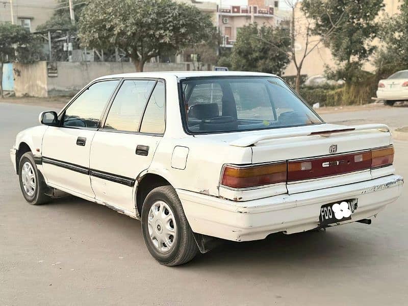 Honda Civic Oriel 1990 4