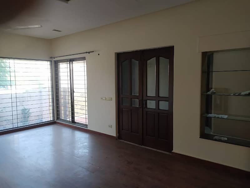 10 Maral Basement House For Sale In DHA Phase 8 Air Avenue Block N 32