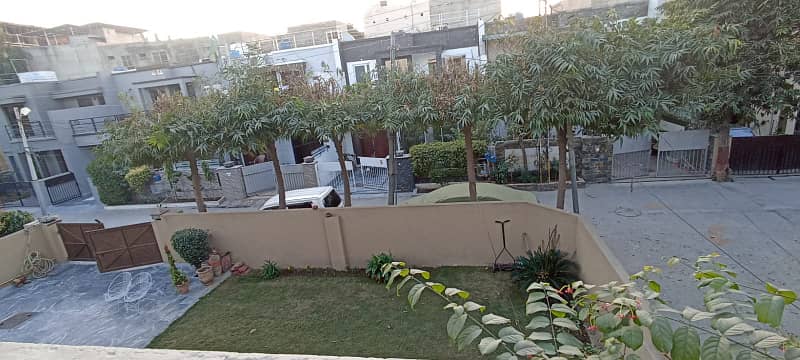 1 Kanal Corner House For Sale In Rehman Villas Opposite Mall Of Defence (Avenues Mall). 8