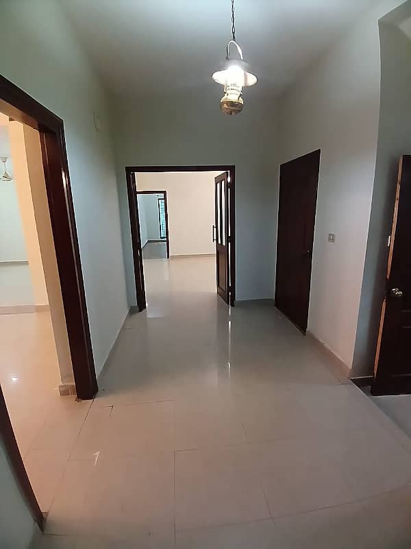 12 Marla House For Sale In Askari 10 Sector A, Lahore 1