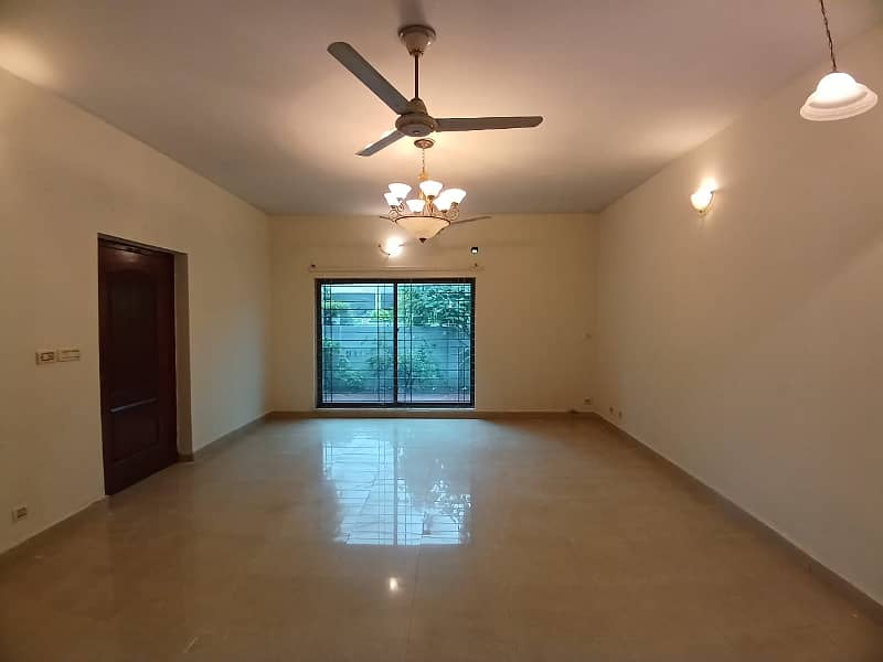 12 Marla House For Sale In Askari 10 Sector A, Lahore 2