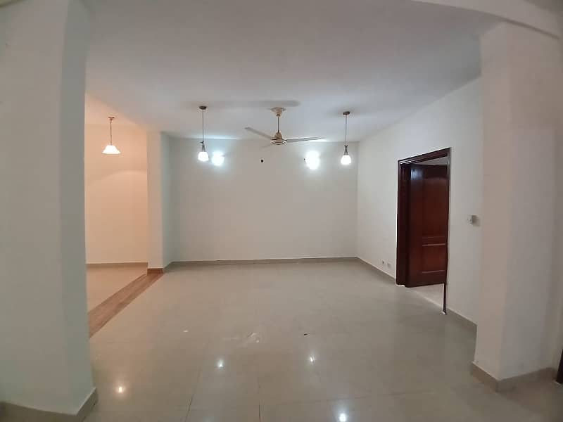 12 Marla House For Sale In Askari 10 Sector A, Lahore 3