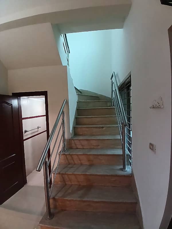 12 Marla House For Sale In Askari 10 Sector A, Lahore 15