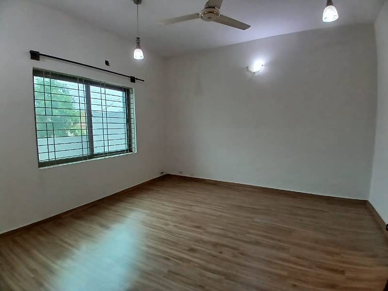 12 Marla House For Sale In Askari 10 Sector A, Lahore 18