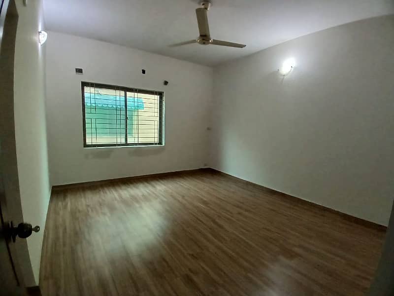 12 Marla House For Sale In Askari 10 Sector A, Lahore 23