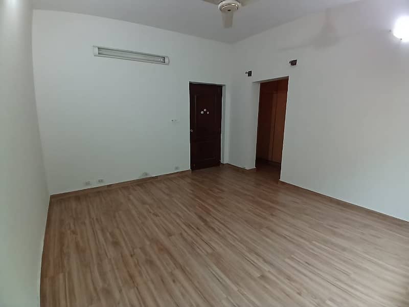 12 Marla House For Sale In Askari 10 Sector A, Lahore 26