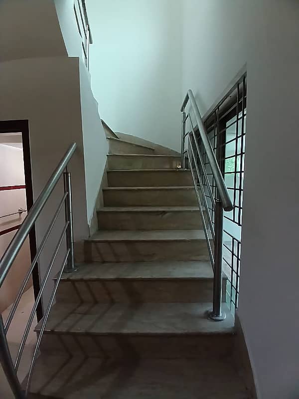 12 Marla House For Sale In Askari 10 Sector A, Lahore 27