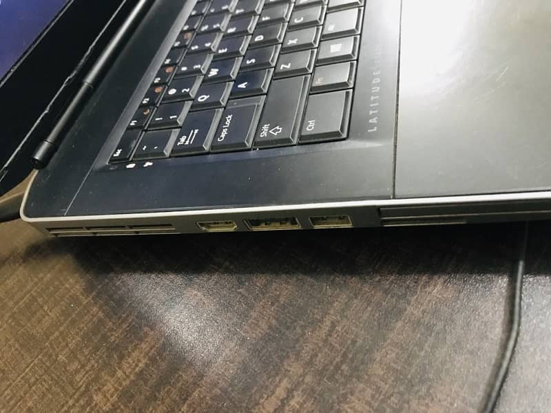 Dell windows 10 in 80% percent best condition without battery 6