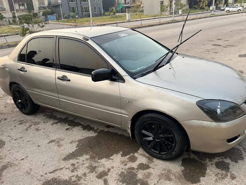 Mitsubishi Lancer 2005 3