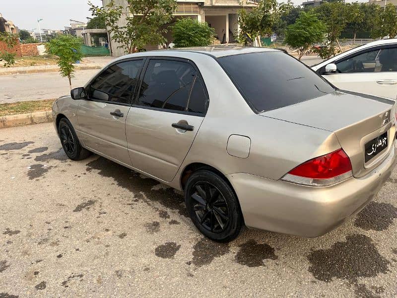 Mitsubishi Lancer 2005 4