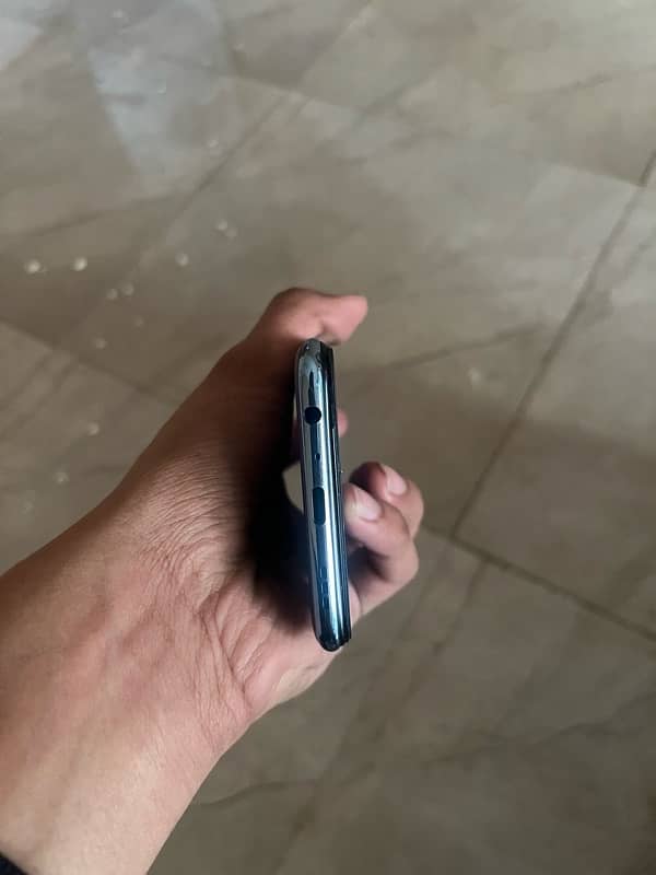 oppo f17 pro 10 by 9 condition 4