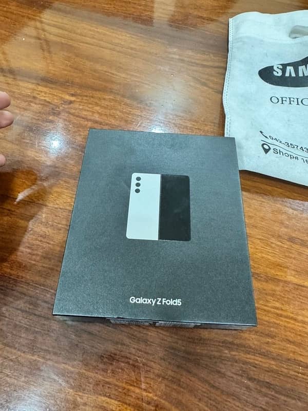 Galaxy Z Fold 5, 12|512, Cream Color, 10/10, PTA Approved 0