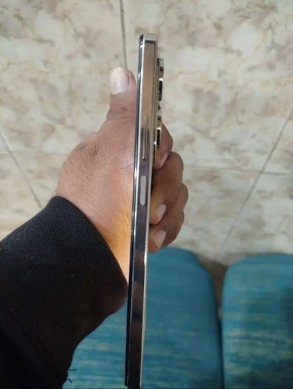 INFINIX HOT 40 PRO 4