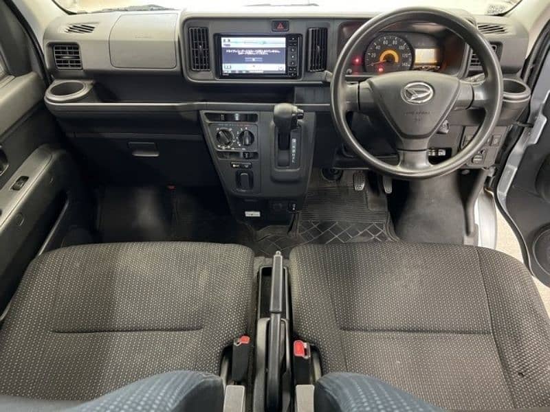 Daihatsu Hijet 2019 4