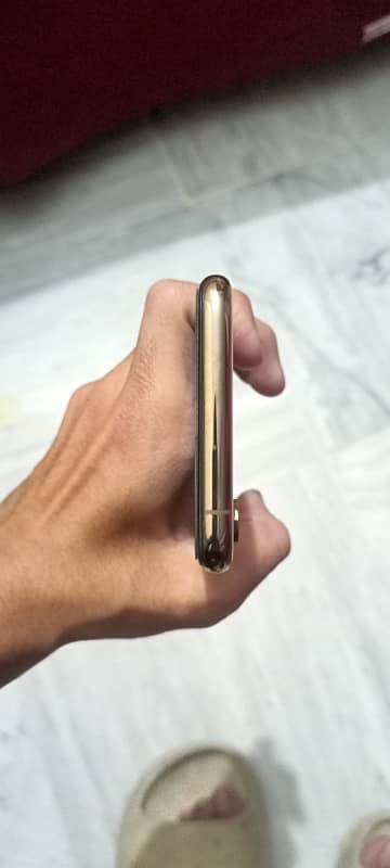 iPhone XS 64gb Golden Factory Unlock Urgent Sale Exchange Possible 2