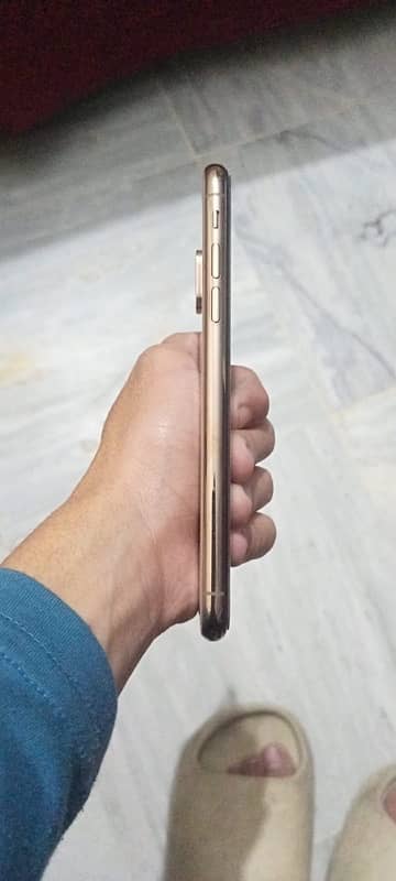 iPhone XS 64gb Golden Factory Unlock Urgent Sale Exchange Possible 3