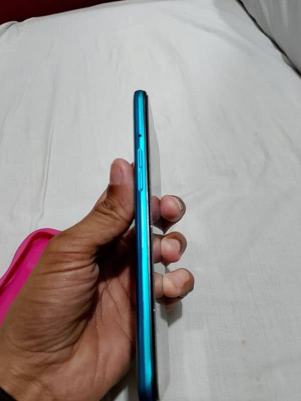 Realme 5i with box, 4/65 , 10/10 condition urgent sell 5