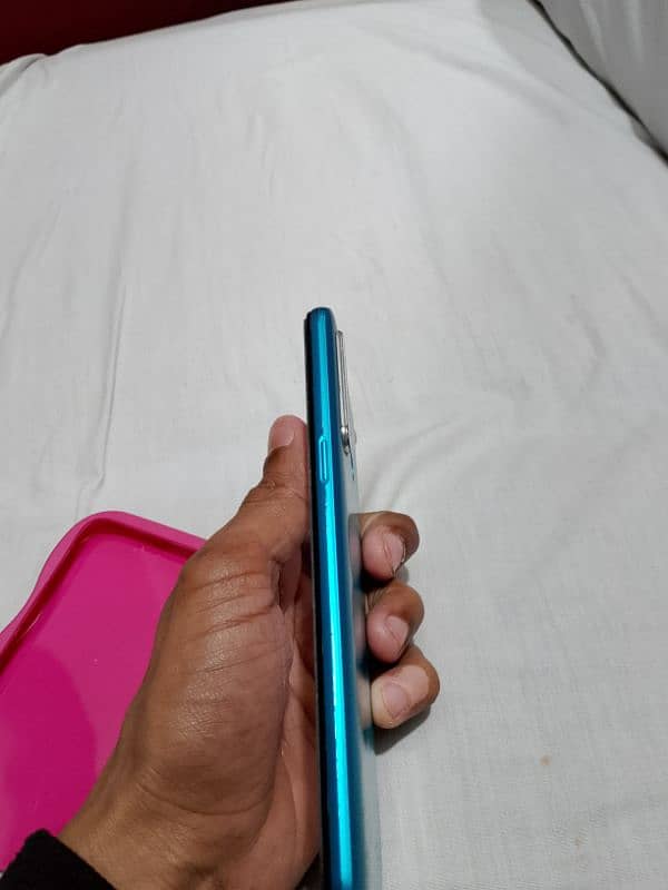 Realme 5i with box, 4/65 , 10/10 condition urgent sell 7