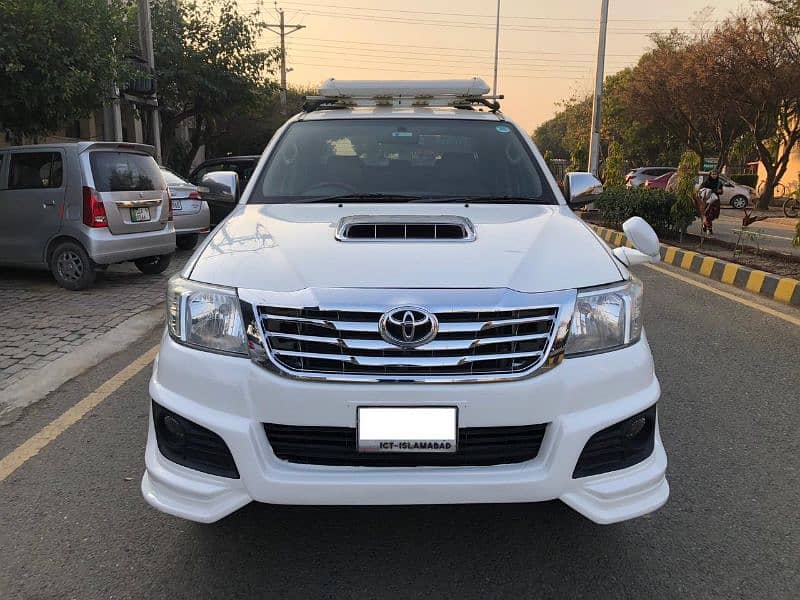 Toyota Hilux 2012 0