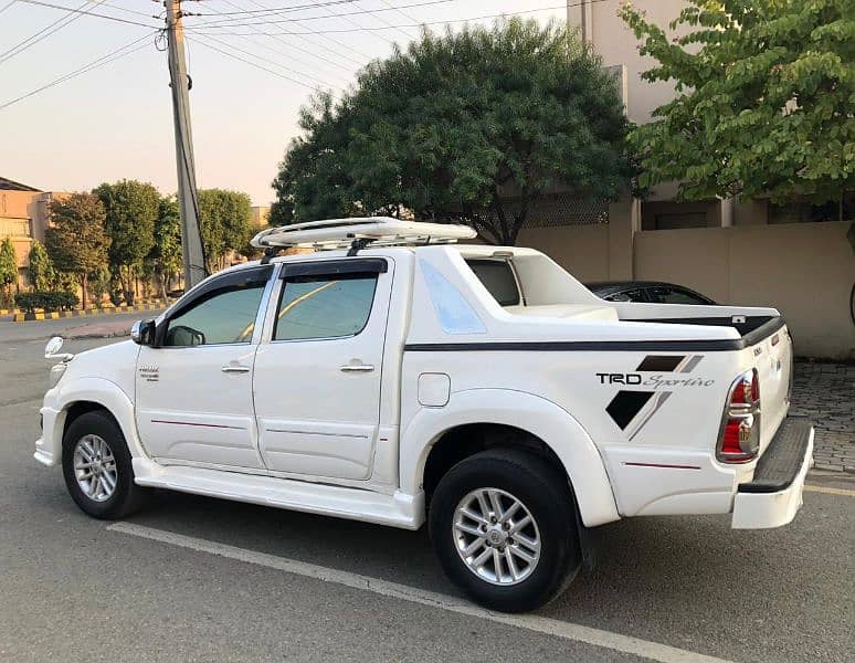 Toyota Hilux 2012 7