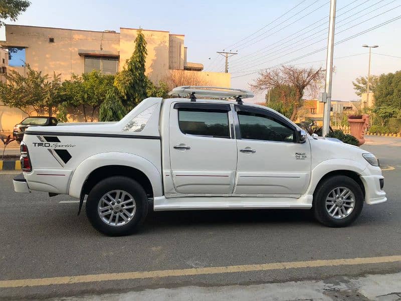 Toyota Hilux 2012 8