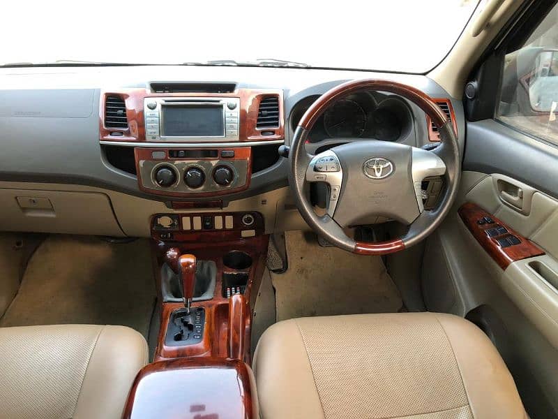 Toyota Hilux 2012 9