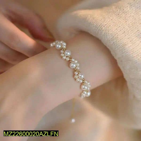 PC RESIN PLATED BEAUTIFUL PEARL BRACELET 1