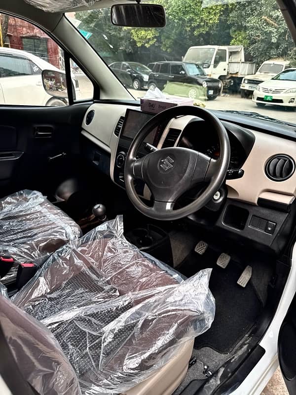 Suzuki Wagon R 2022 14