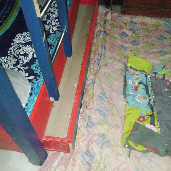 kids triple bunk bed neat n clean condition 4