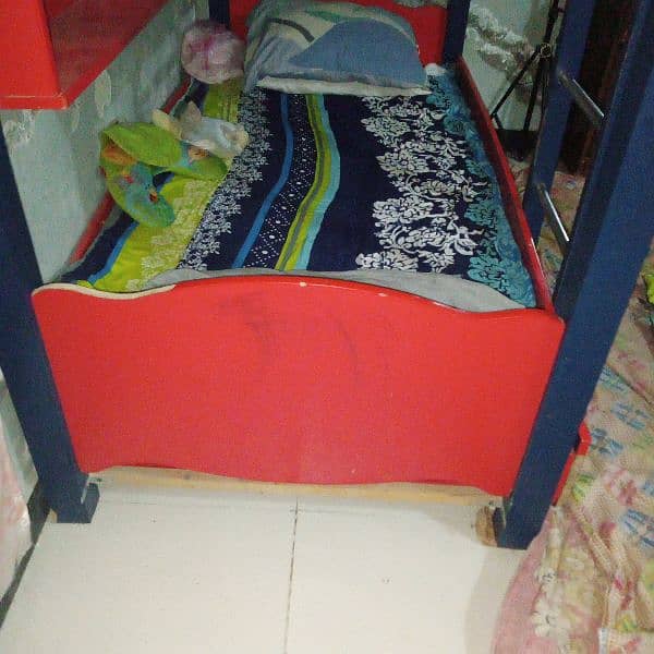 kids triple bunk bed neat n clean condition 7