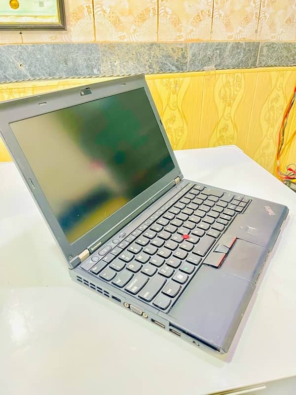 Lenovo ThinkPad X220  i7 2nd generation, 4 GB Ram ,500 GB Hard Drive. 3