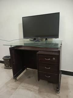 Office /study Table in very good condition