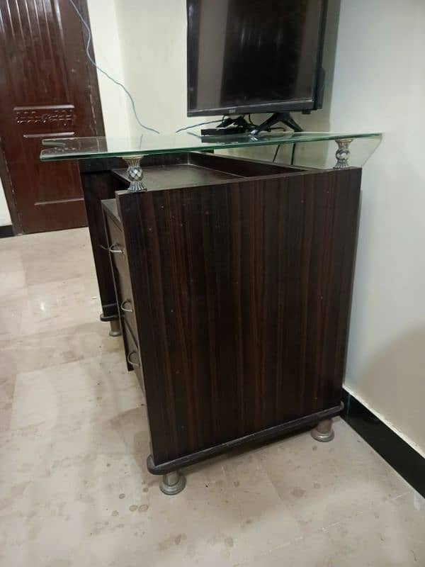 Office /study Table in very good condition 3