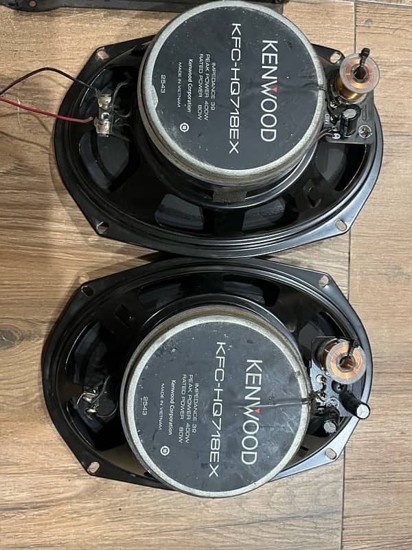 Kenwood KFC-HQ718EX and Audiobank amplifier 4400 watts 2