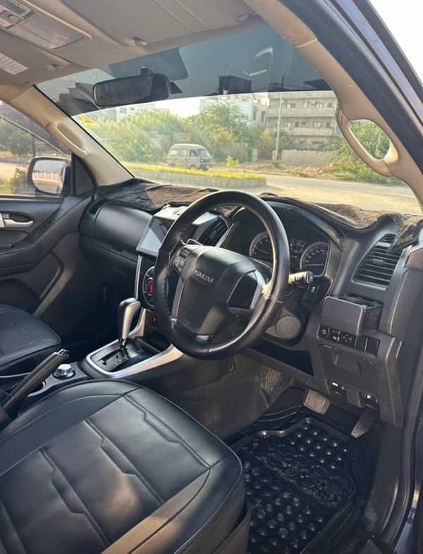 Isuzu D-Max V-Cross 2019 4