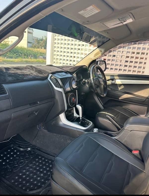 Isuzu D-Max V-Cross 2019 5