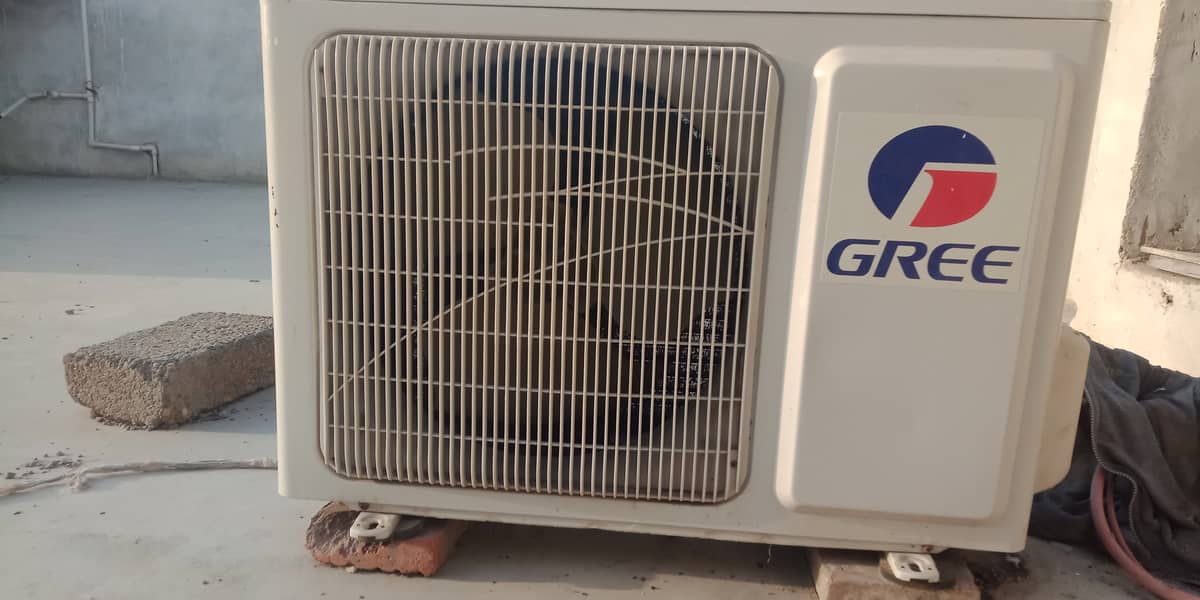 Gree 1 ton non inverter 1