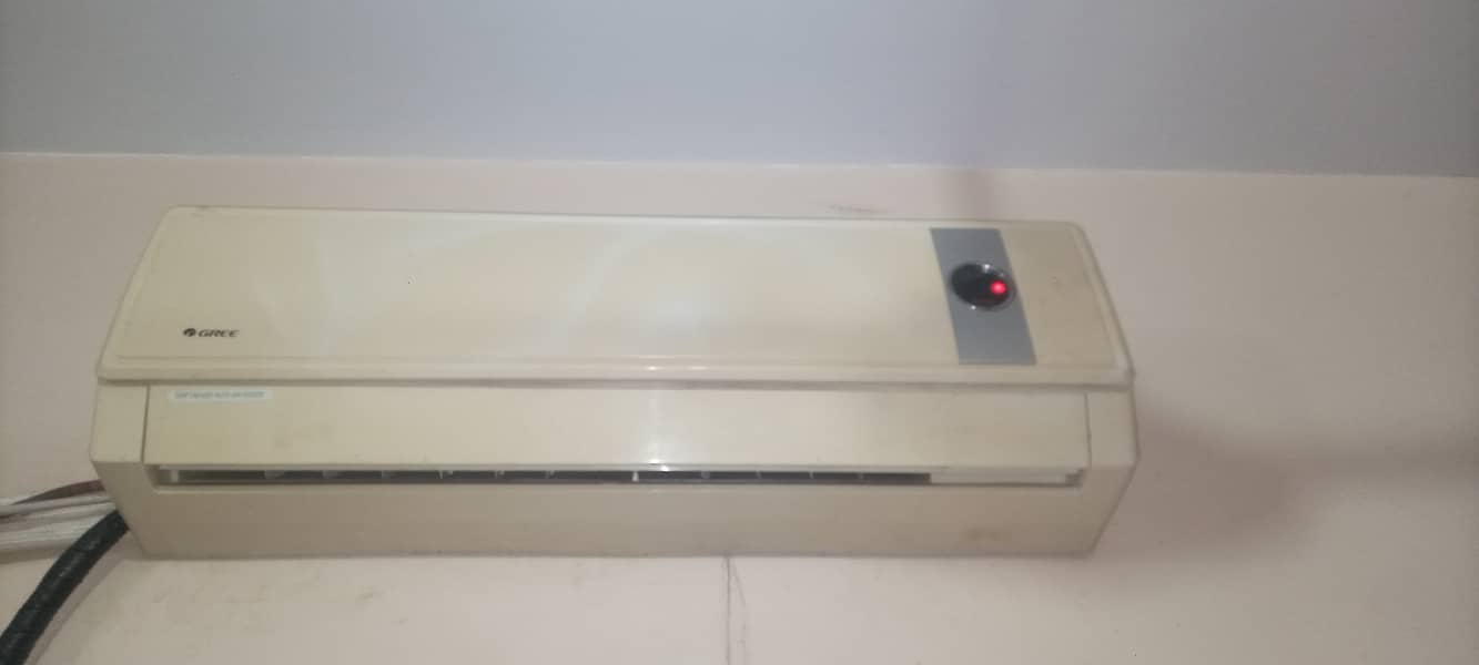 Gree 1 ton non inverter 3