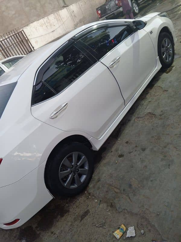 Toyota Altis Grande 2015 11