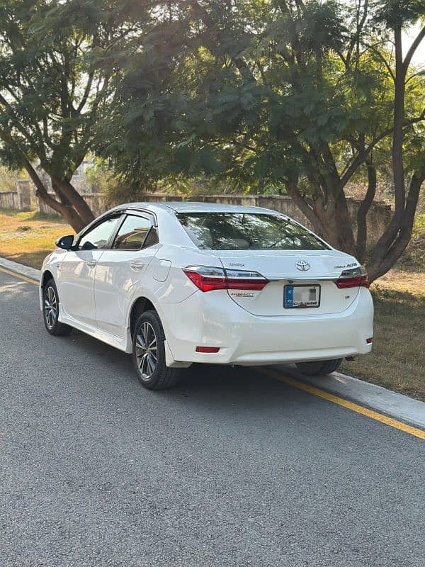 Toyota Corolla Altis 2018 4