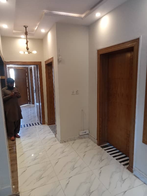 Rawalpindi Bahria Town phase8 7 Marla beautiful house for rent 7