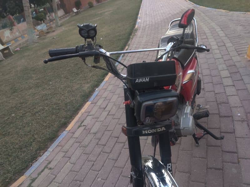 Honda 125 model 2020 Karachi number first owner 3